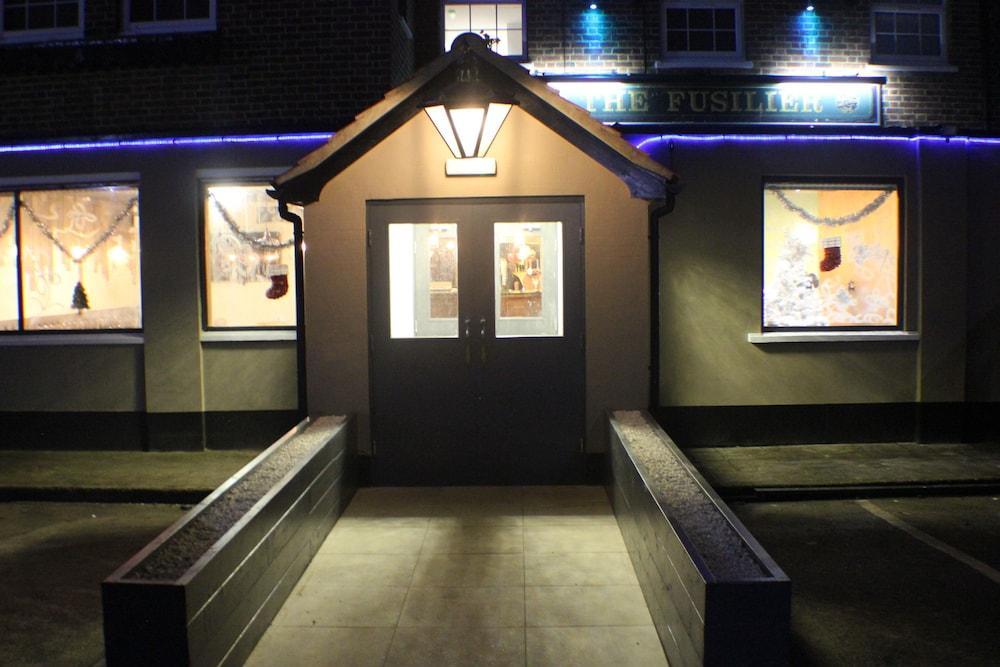 The Fusilier Inn Wembley Extérieur photo